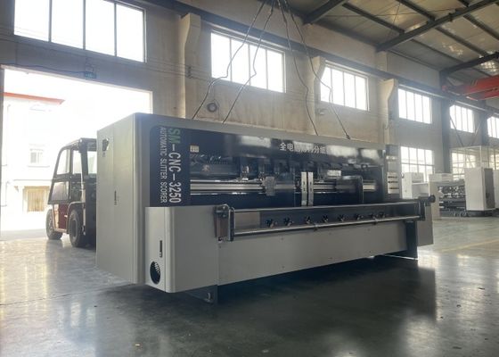 Máquina de corte de lâmina de aço de tungstênio de precisão de tipo servo completo para corte de papelão ondulado grande