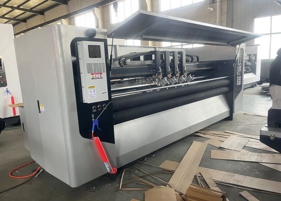 Máquina de corte de lâmina de aço de tungstênio de precisão de tipo servo completo para corte de papelão ondulado grande